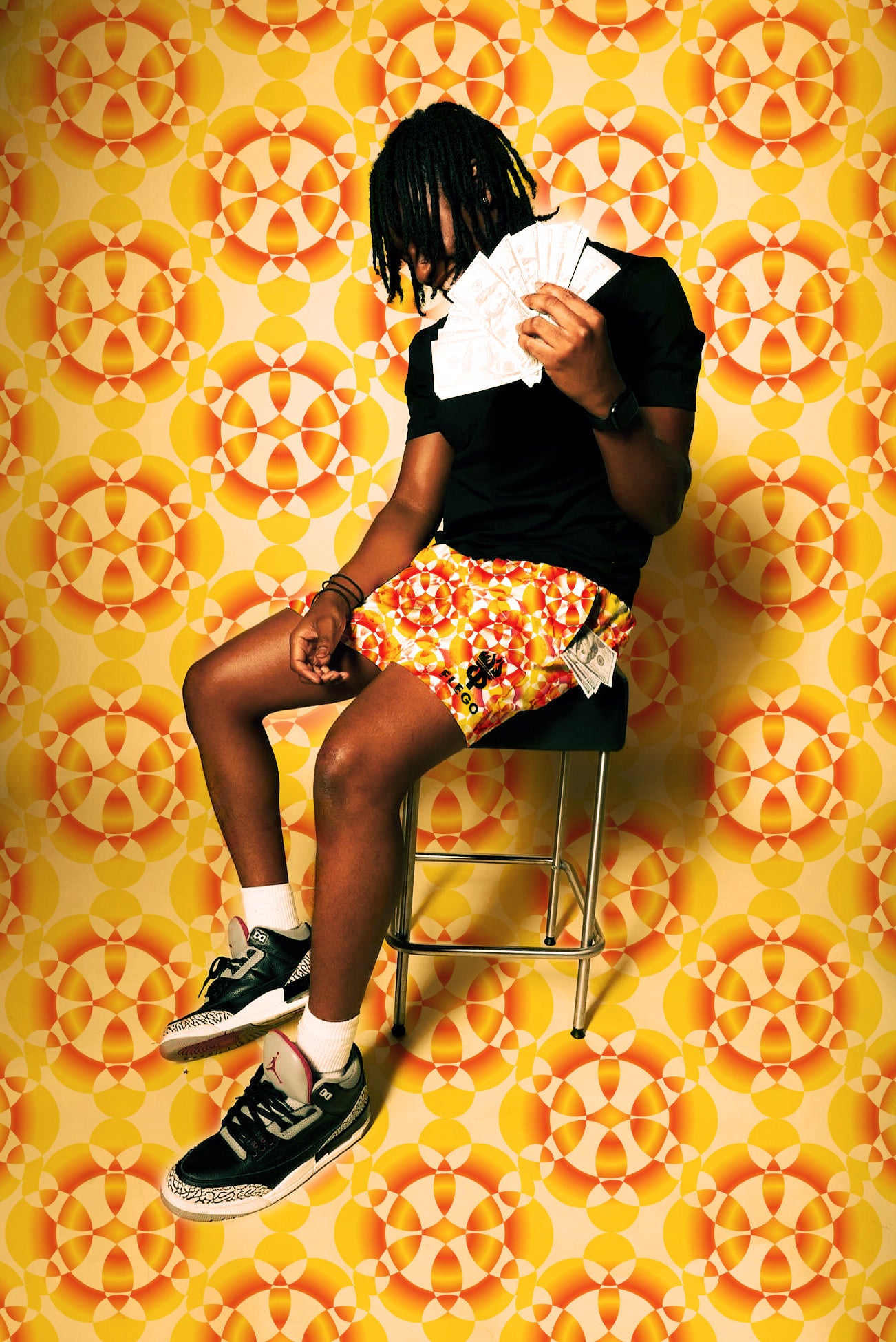 PINEAPPLE TROPICANA SHORTS